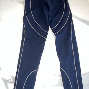 Unique dope leggings!!! Fit so great!! Don’t miss out.